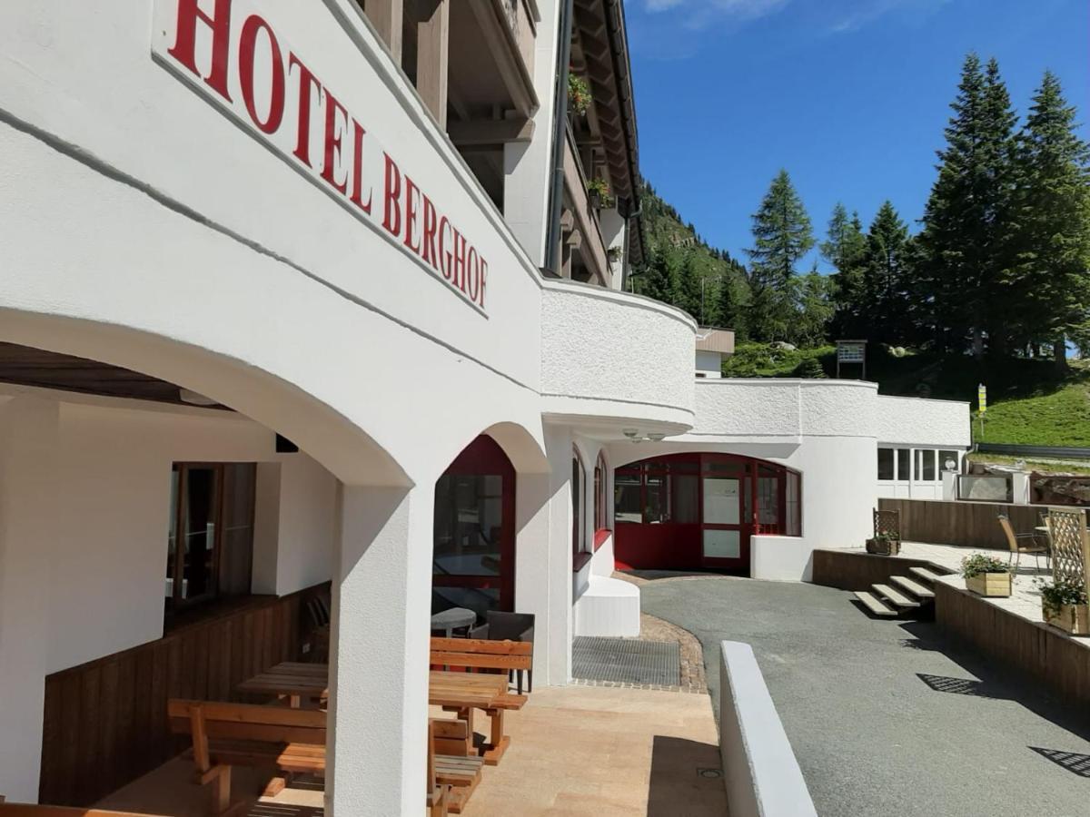 Hotel Berghof Зоненалпе Насфелд Екстериор снимка